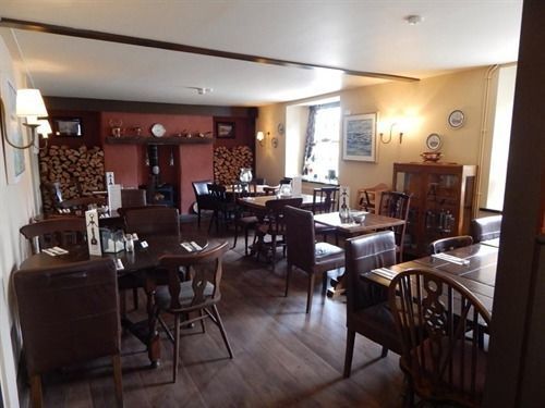 Queens Arms, 4*